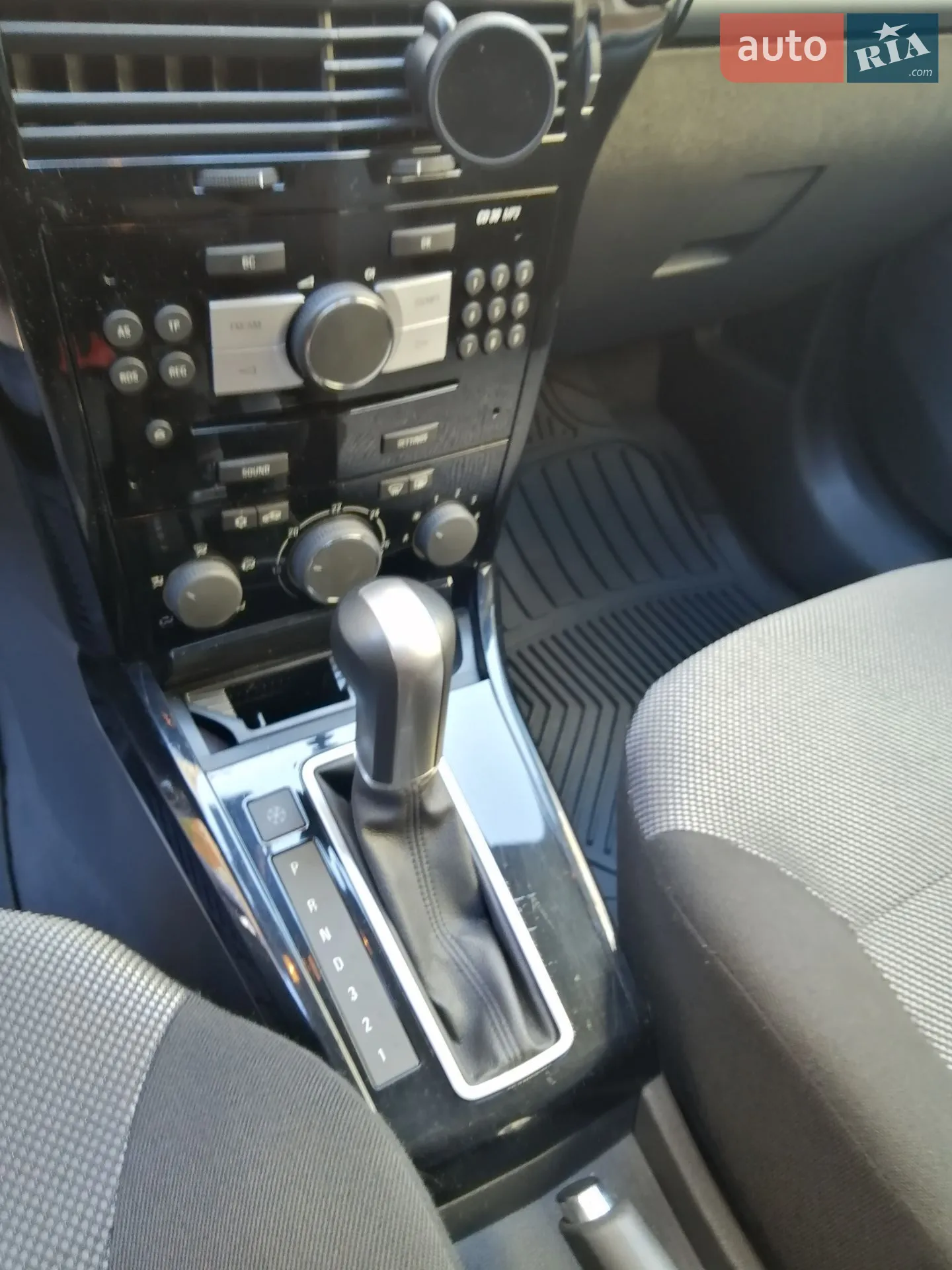 2010 Opel Astra - мініатюра 38