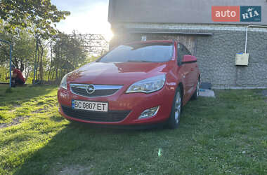 Універсал Opel Astra 2011 в Львові