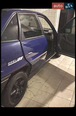 Седан Opel Astra 1995 в 