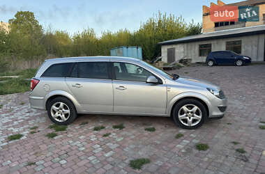 Универсал Opel Astra 2010 в 