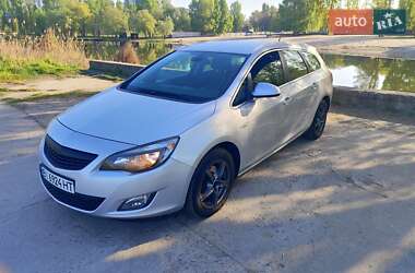 Универсал Opel Astra 2010 в 
