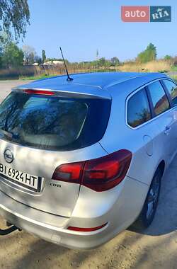 Универсал Opel Astra 2010 в 