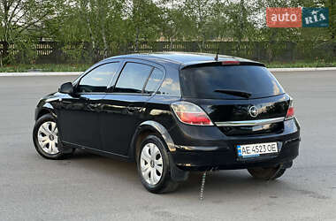 Хетчбек Opel Astra 2011 в 