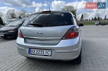 Хэтчбек Opel Astra 2010 в 
