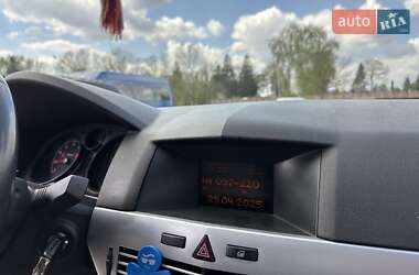 Хэтчбек Opel Astra 2010 в 