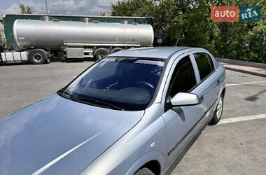 Хетчбек Opel Astra 2001 в 