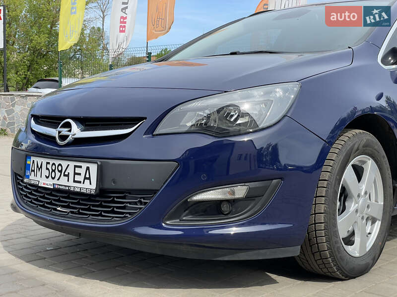Универсал Opel Astra 2015 в Бердичеве