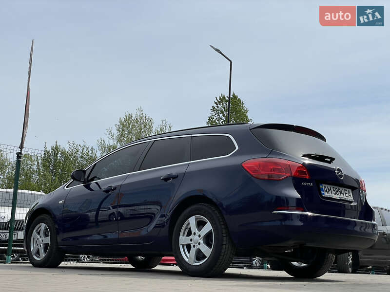 Универсал Opel Astra 2015 в Бердичеве