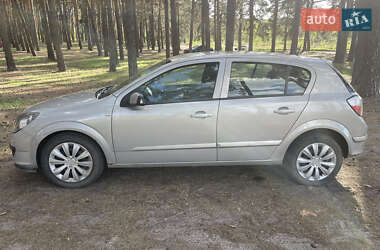 Хетчбек Opel Astra 2006 в 