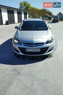 Універсал Opel Astra 2013 в Почаєві