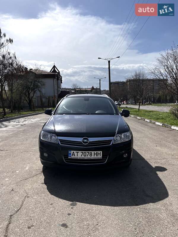 Універсал Opel Astra 2010 в Калуші