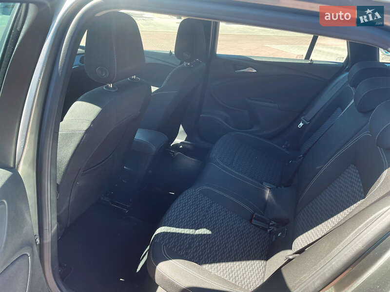 Универсал Opel Astra 2019 в Сарнах