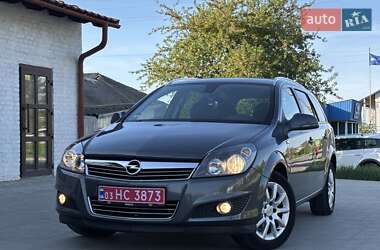 Универсал Opel Astra 2010 в 