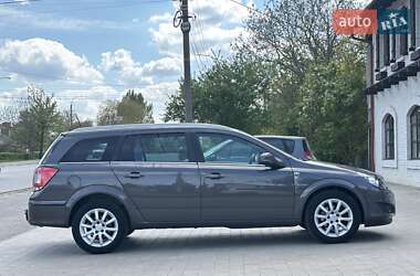 Универсал Opel Astra 2010 в 