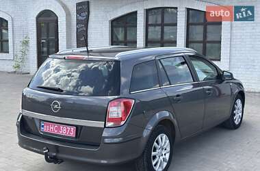 Универсал Opel Astra 2010 в 