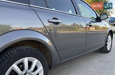 Универсал Opel Astra 2010 в 