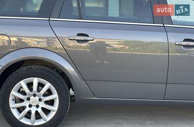 Универсал Opel Astra 2010 в 