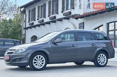 Универсал Opel Astra 2010 в 