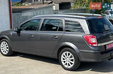 Универсал Opel Astra 2010 в 