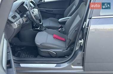 Универсал Opel Astra 2010 в 