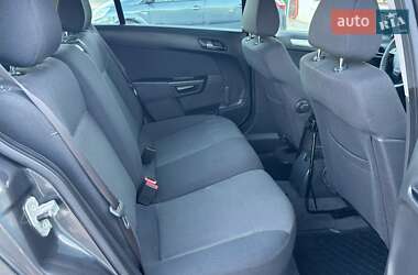 Универсал Opel Astra 2010 в 