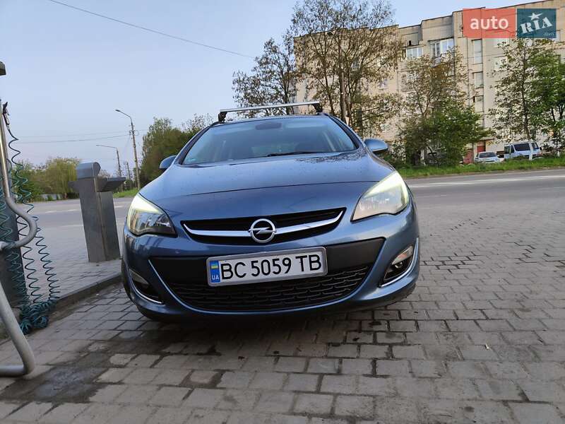 Универсал Opel Astra 2012 в Дрогобыче