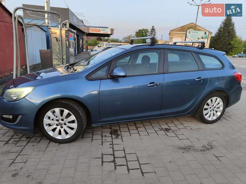 Универсал Opel Astra 2012 в Дрогобыче