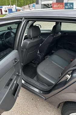 Универсал Opel Astra 2010 в 
