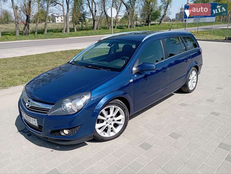 Универсал Opel Astra 2008 в Самборе