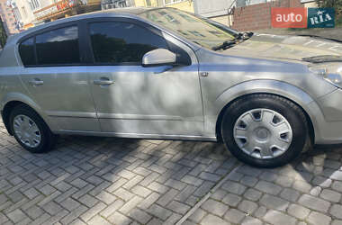 Хетчбек Opel Astra 2008 в 