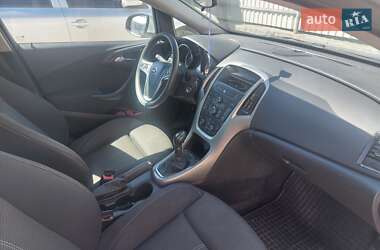Універсал Opel Astra 2012 в 