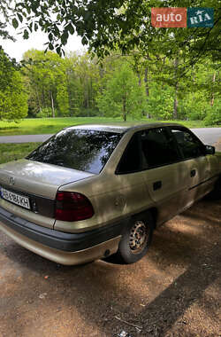 Седан Opel Astra 2000 в 
