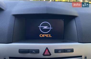Хетчбек Opel Astra 2008 в 