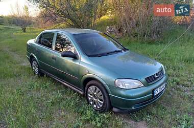 Седан Opel Astra 2006 в Первомайске