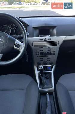 Универсал Opel Astra 2007 в 