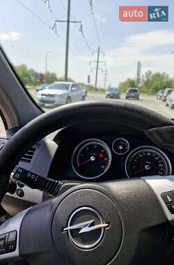 Универсал Opel Astra 2007 в 