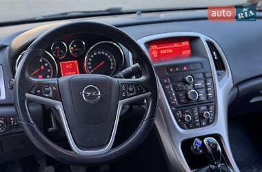Хетчбек Opel Astra 2010 в 