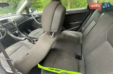 Універсал Opel Astra 2013 в 