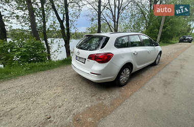 Універсал Opel Astra 2013 в 