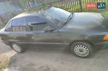 Седан Opel Astra 1993 в 