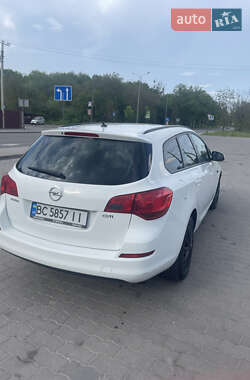 Универсал Opel Astra 2011 в 