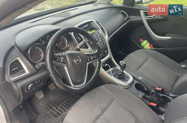 Универсал Opel Astra 2011 в 