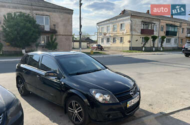 Хэтчбек Opel Astra 2006 в 