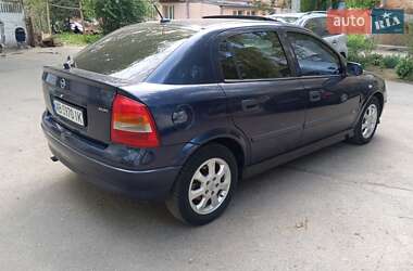Хетчбек Opel Astra 2001 в 