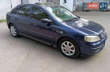 Хетчбек Opel Astra 2001 в 