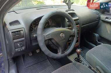 Хетчбек Opel Astra 2001 в 