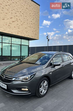 Универсал Opel Astra 2018 в 
