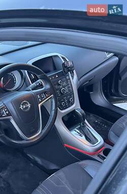 Универсал Opel Astra 2012 в 