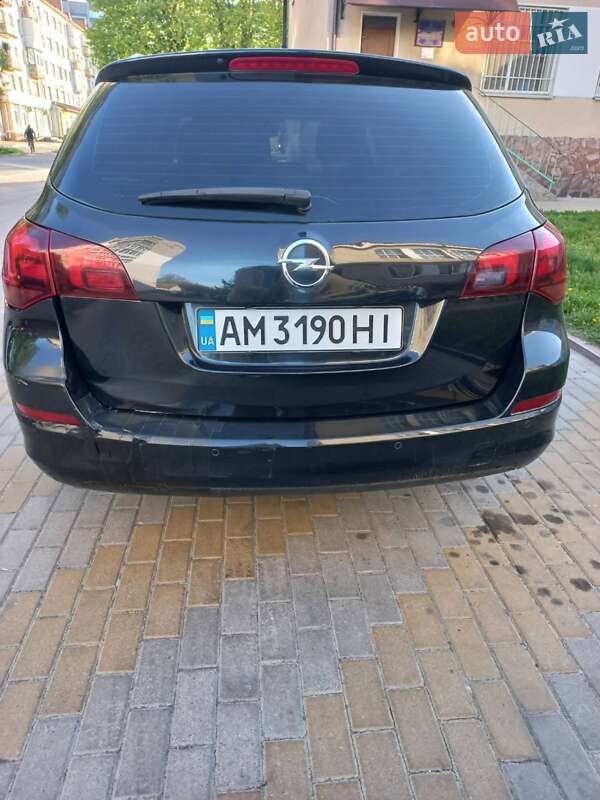 Универсал Opel Astra 2012 в Звягеле