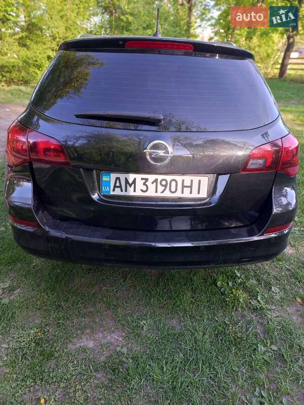 Универсал Opel Astra 2012 в Звягеле